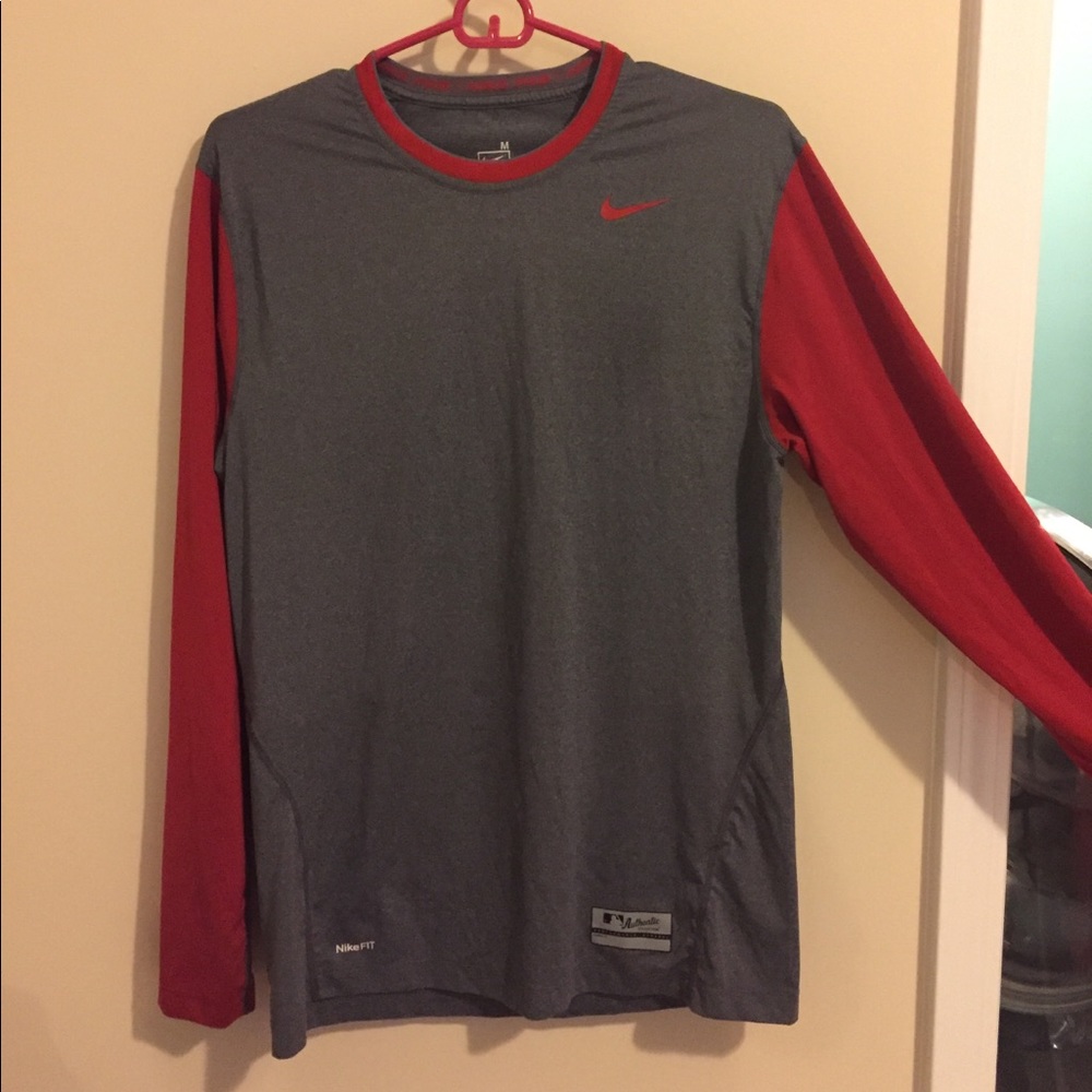 MENS Nike pro dry fit baseball shirt.
